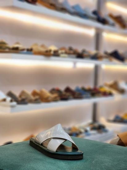 صورة شرقي اكس مطرز